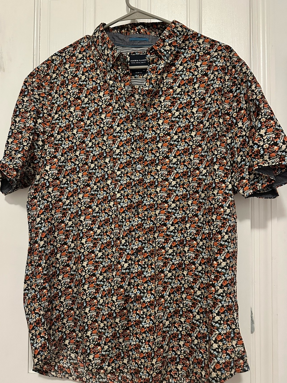 Floral Short-Sleeve Button-Up Shirt - Denim & Flower. Size XL